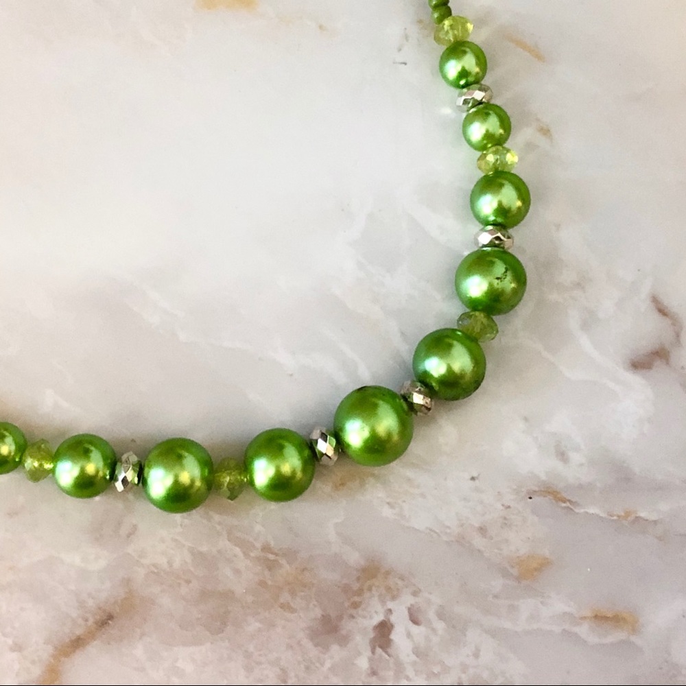 Green Pearl Style Necklace